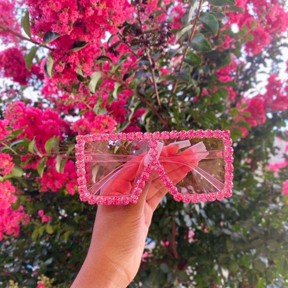 NEW PINK DIAMOND SUNGLASSES 💕
